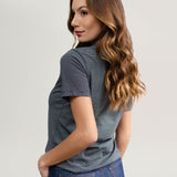 T-shirt com Aplicação Love