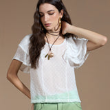 Blusa em Poá Creponado com Manga Babados