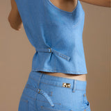 Blusa Jeans Estilo Colete com Regulador nas Costas
