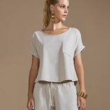T-Shirt Decote U com Bolso