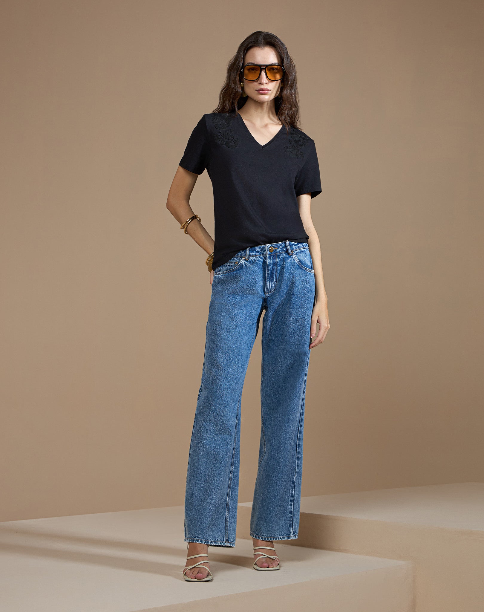 Calça Jeans Reta Cintura Média com Lavagem Azul Clássica