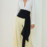 Calça Wide Leg Cropped com Fendas Laterais