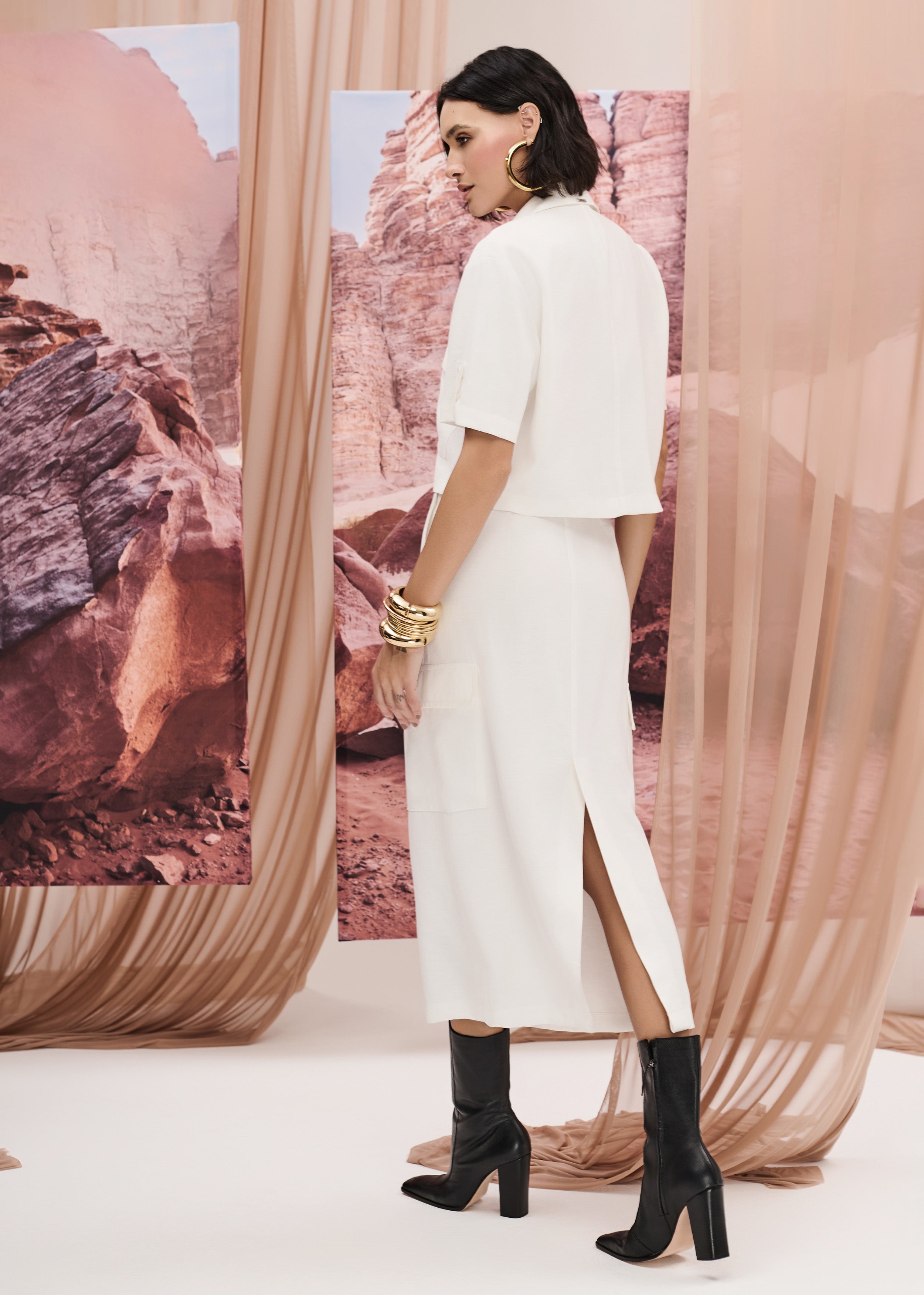 Saia Midi com Bolsos