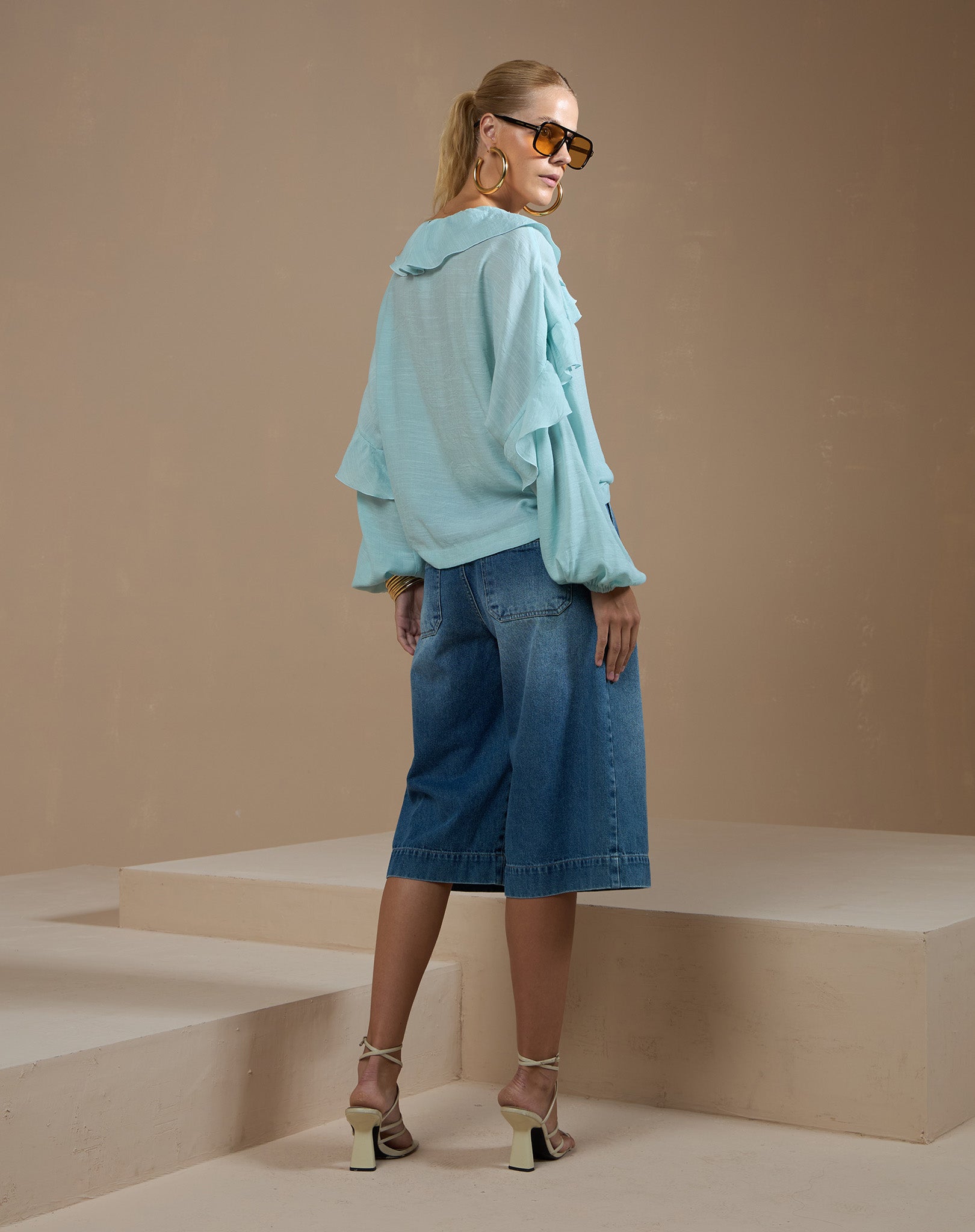 Bermuda Jeans com Cinto Corda