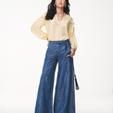 Calça Jeans Pantalona com Cinto em Denim