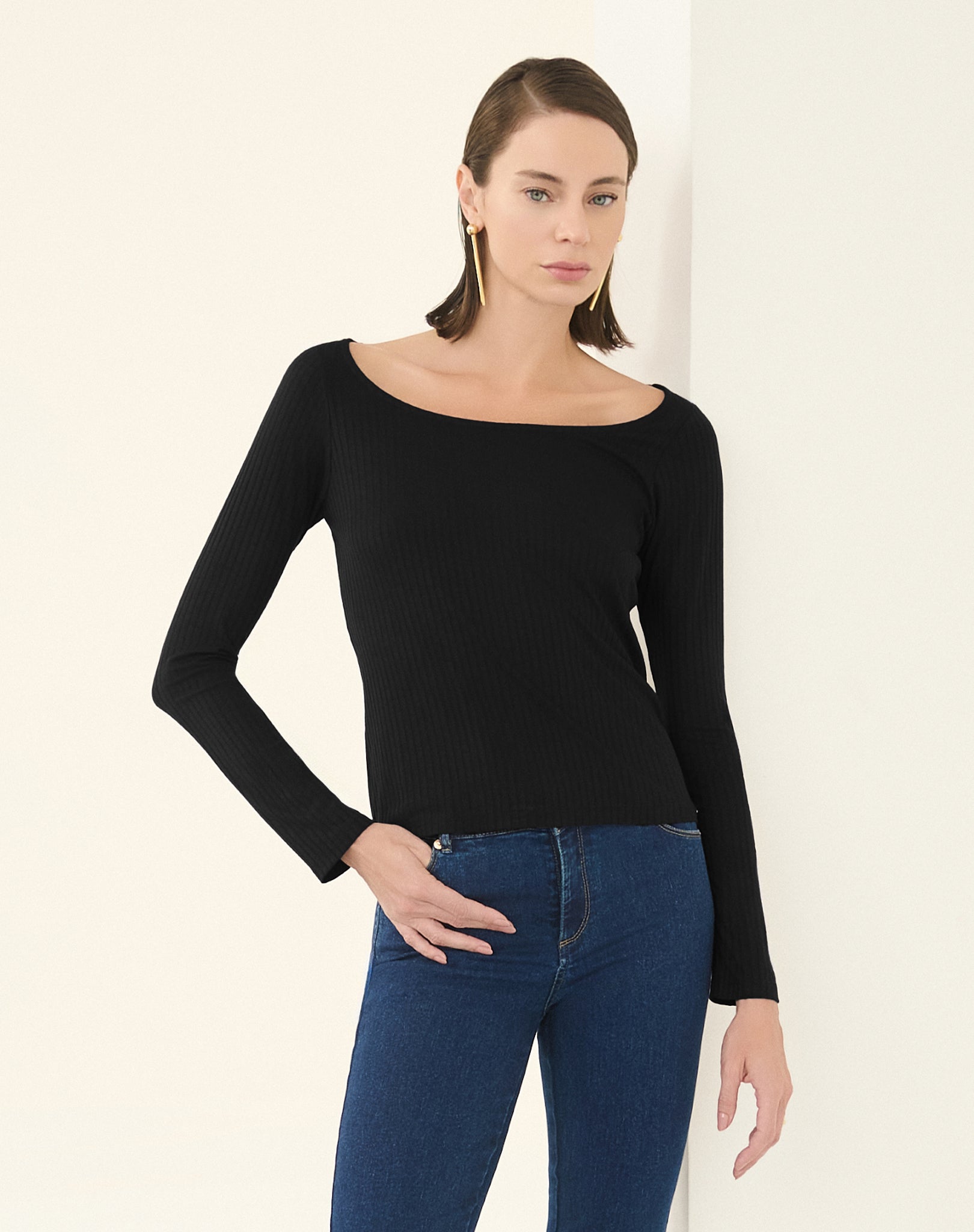 Blusa Essencial Canelada Manga Longa Preta