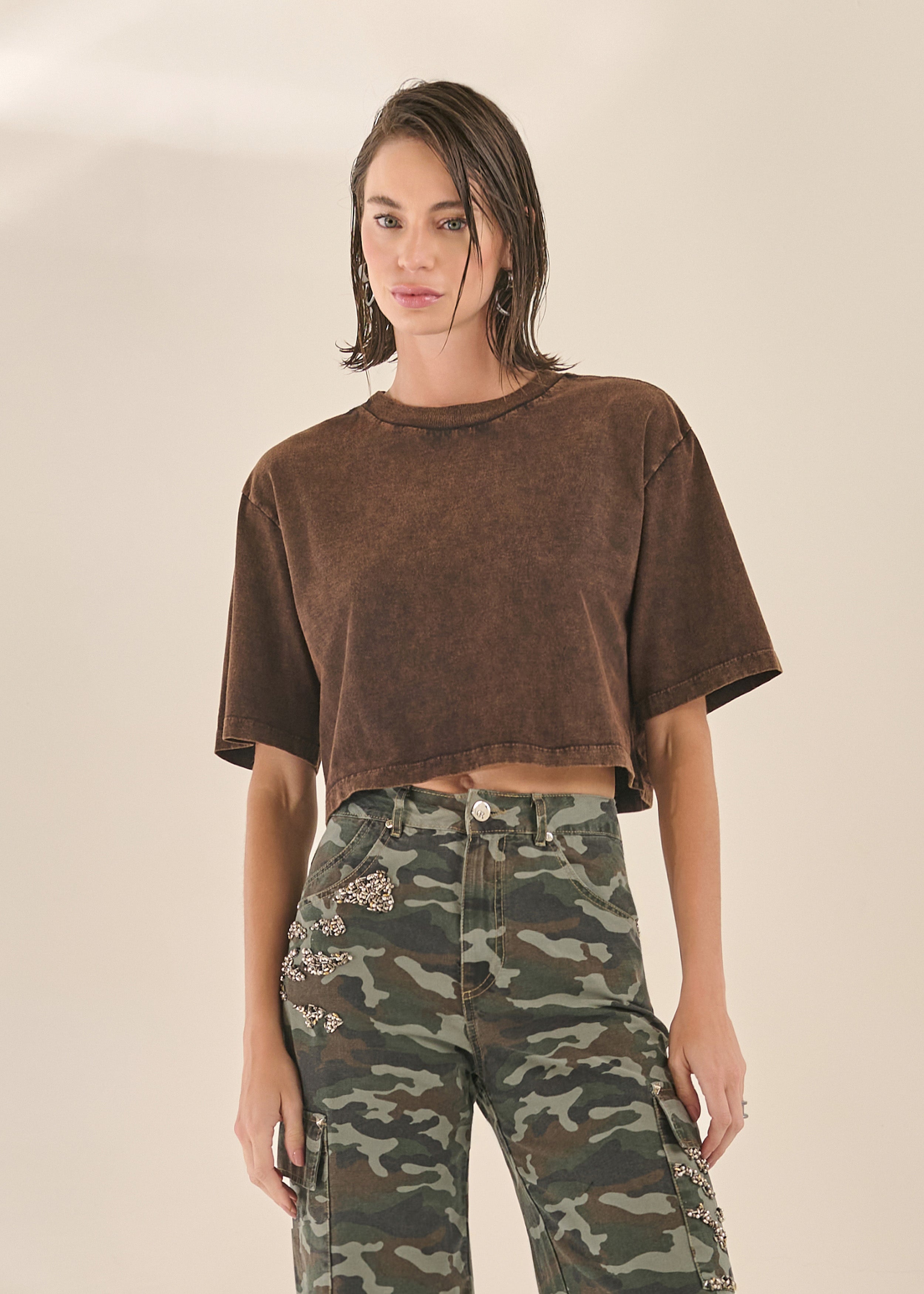 Blusa Cropped em Malha Marmorizada Marrom