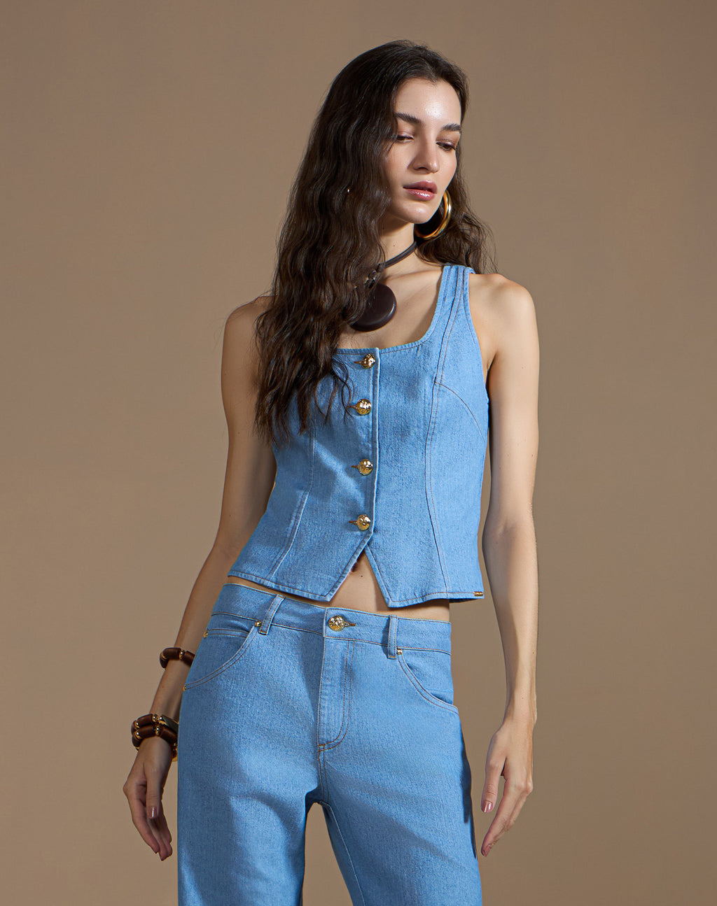 Blusa Jeans Estilo Colete com Regulador nas Costas