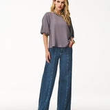 Calça Jeans Wide Leg com Vinco Frontal