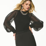 Blusa Feminina Preta com Mangas de Organza