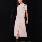 T-shirt com Pedrarias nos Ombros