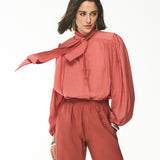 Camisa Fluida com Gola Laço
