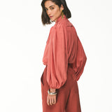 Camisa Fluida com Gola Laço