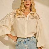 Camisa em Linho com Pala em Macrame