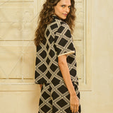 Camisa em Cordone Bordado com Mangas Curtas