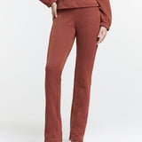 Calça Reta com Brilho Sutil