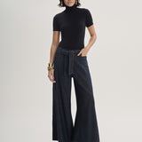 Calça Jeans Super Baggy com Cinto Faixa