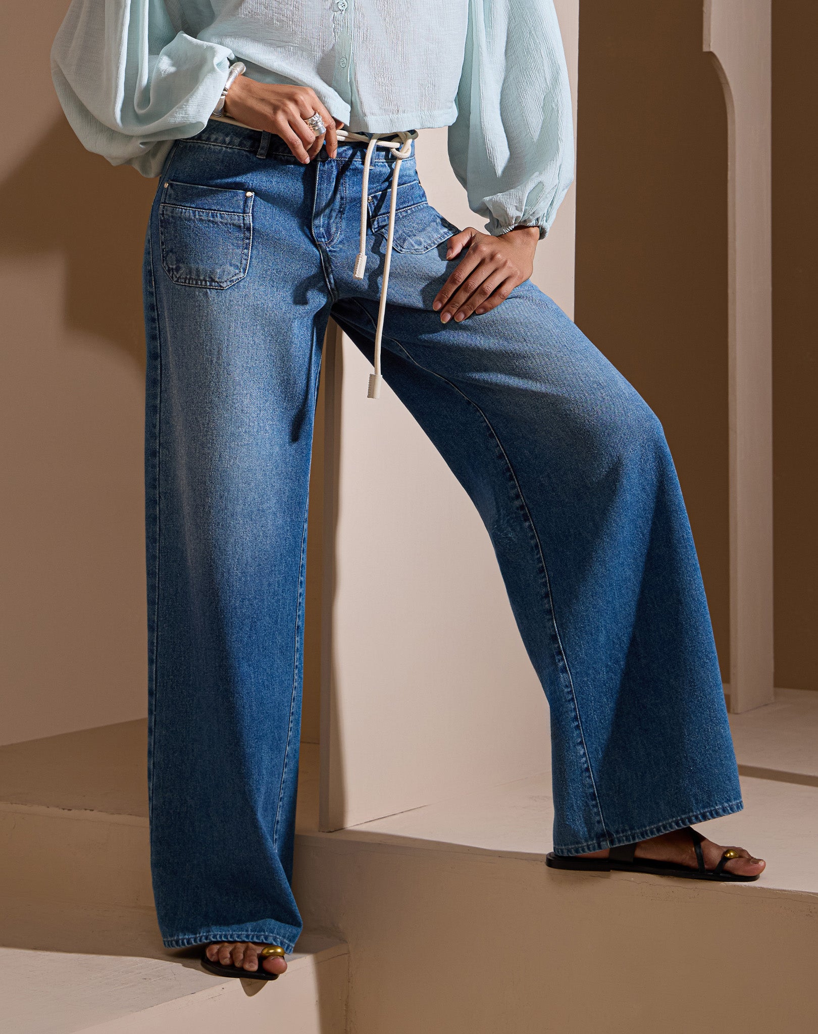 Calça Jeans Pantalona Bolso Diamante