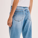 Calça Jeans Wide Leg Lavagem Média Clássica