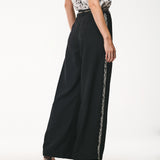 Calça Wide Leg em Alfaiataria com Faixa Lateral
