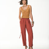 Calça Slouchy com Detalhe Utilitário