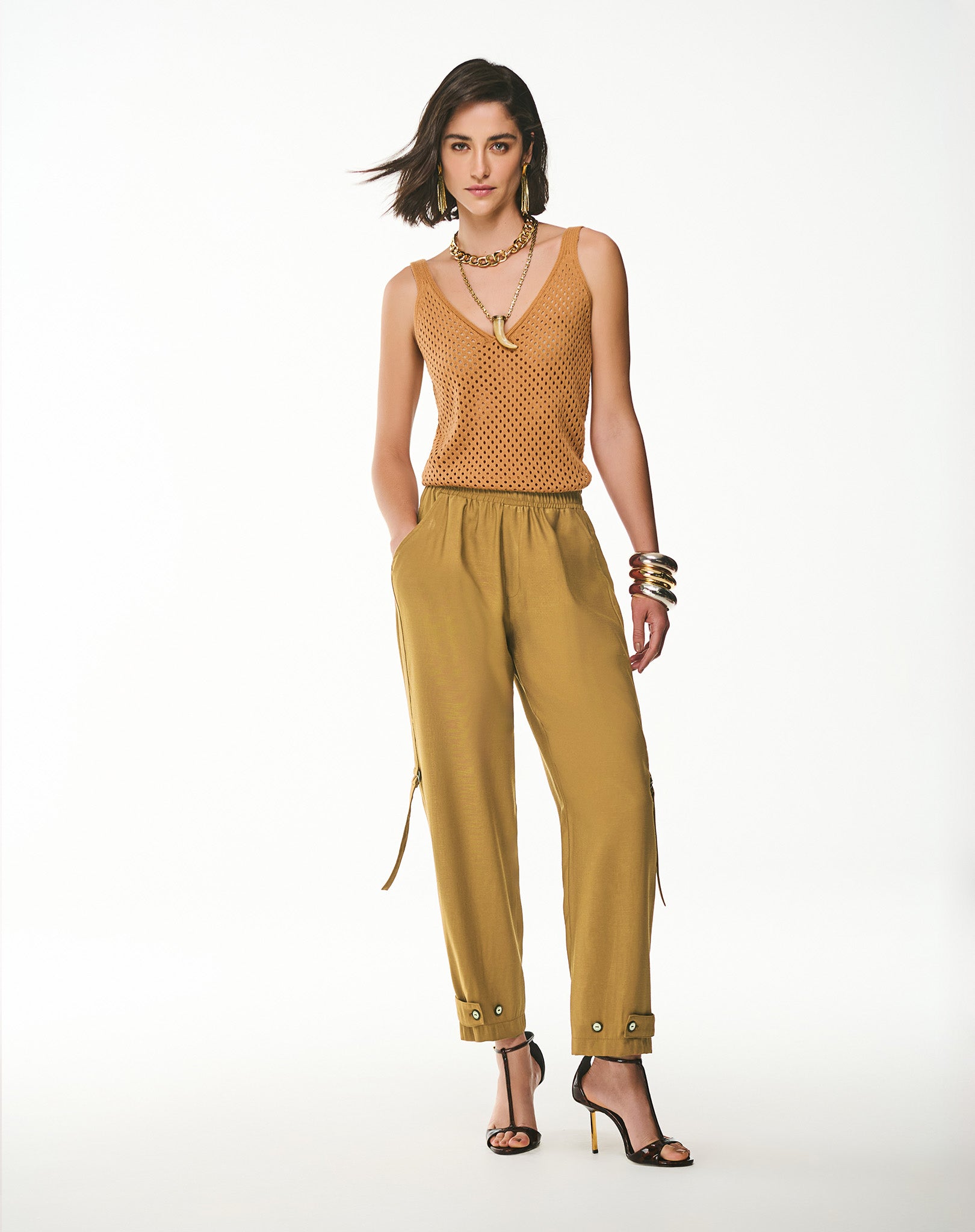 Calça Slouchy com Detalhe Utilitário