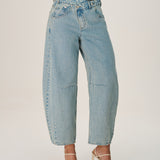 Calça Jeans Barrel Leg com Transpasse no Cós