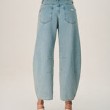 Calça Jeans Barrel Leg com Transpasse no Cós