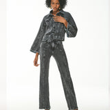Jaqueta Jeans Cropped com Mangas Amplas