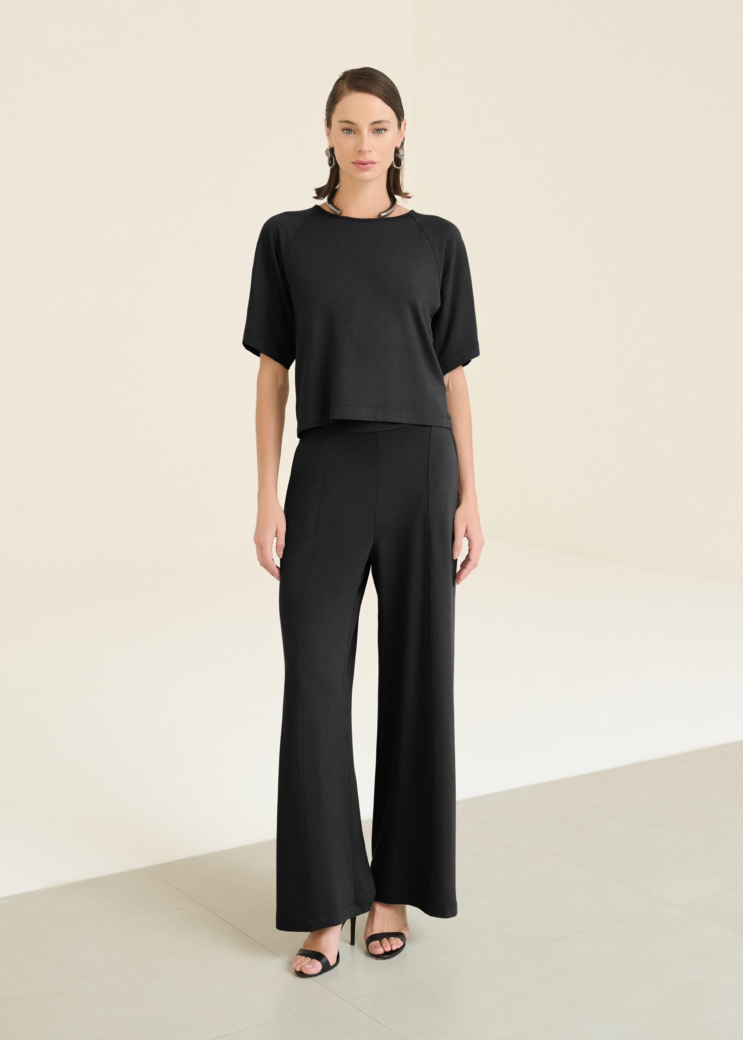 Conjunto Essencial Calça Pantalona e Blusa Preto