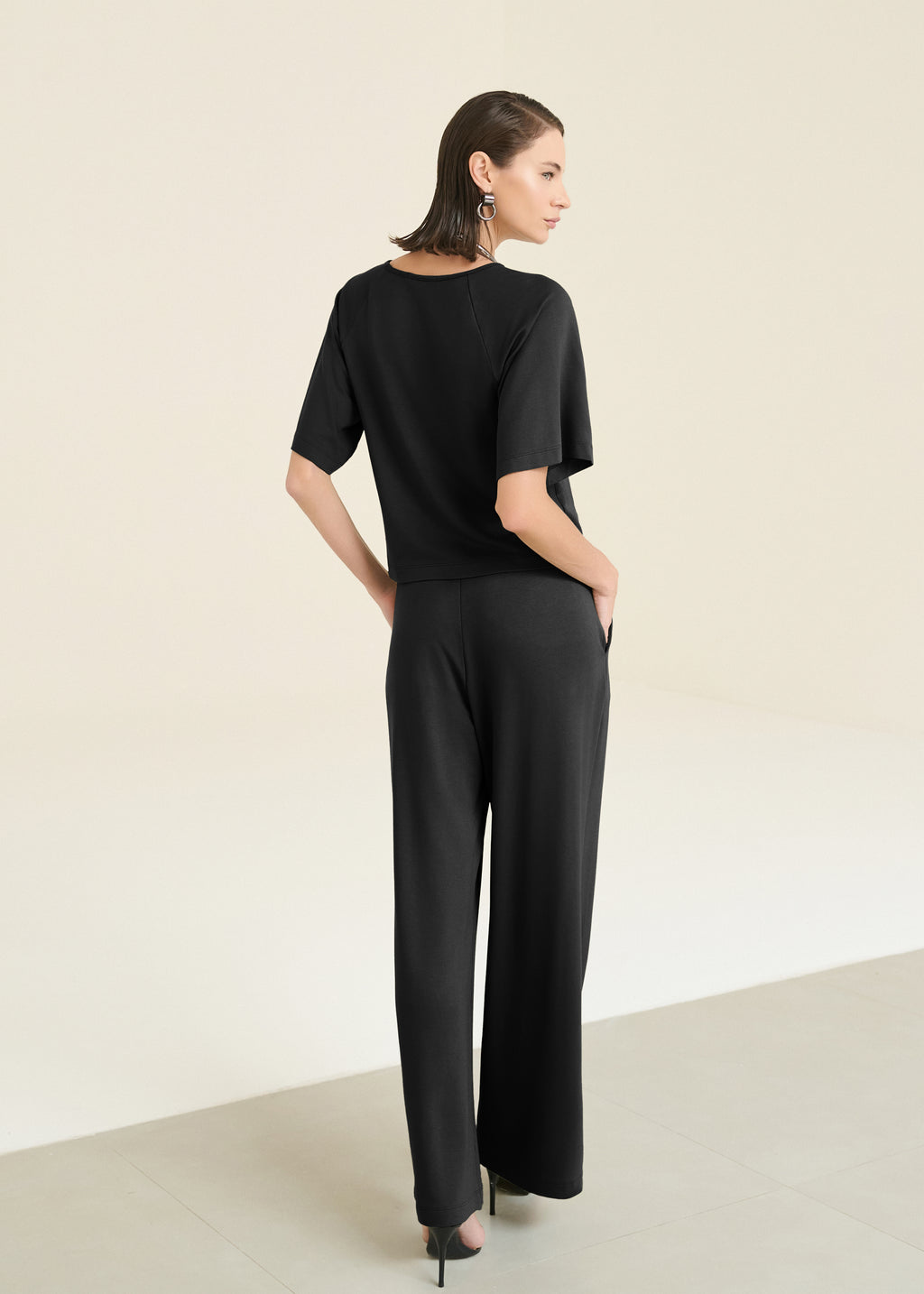 Conjunto Essencial Calça Pantalona e Blusa Preto