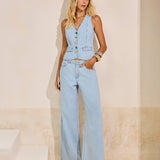 Colete Jeans com Botões Coloridos e Martingale