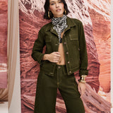 Jaqueta Jeans Verde Escuro com Pesponto Contrastante