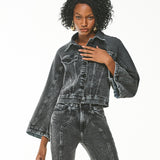 Jaqueta Jeans Cropped com Mangas Amplas