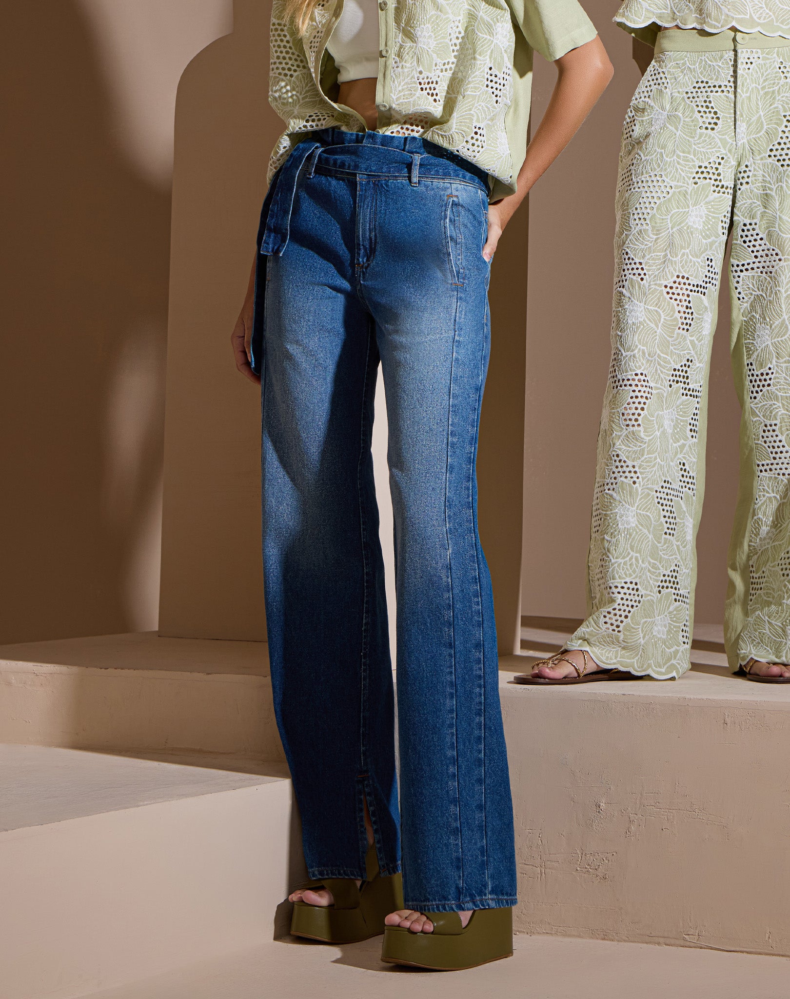 Calça Jeans Clochard com Faixa
