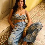 Top Cropped Jeans sem Alças e com Flores Aplicadas