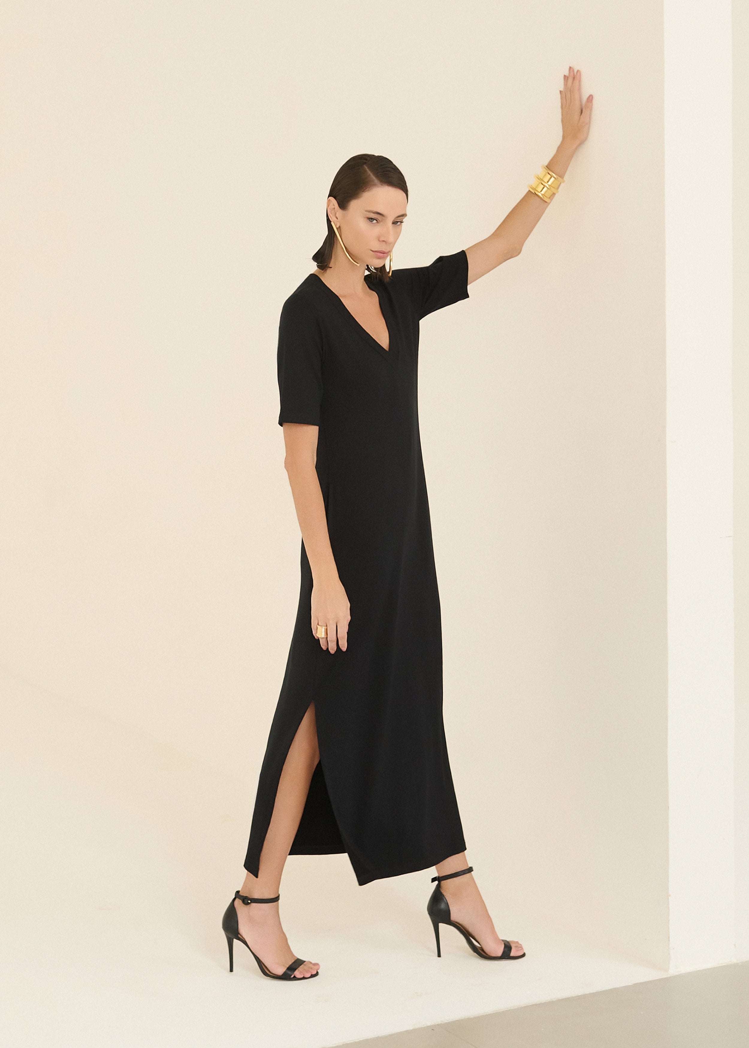Vestido Midi Básico em Malha