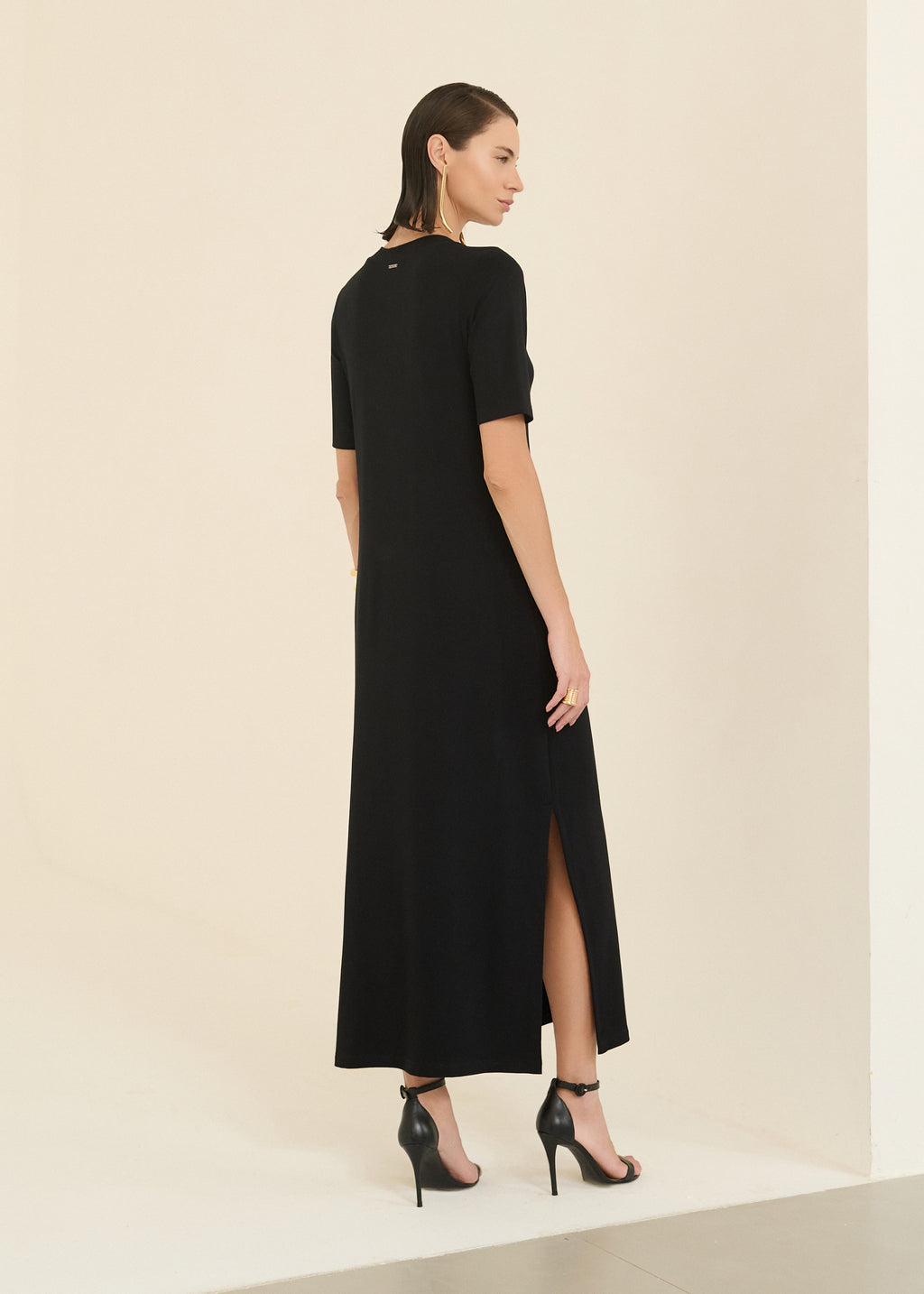 Vestido Midi Básico em Malha