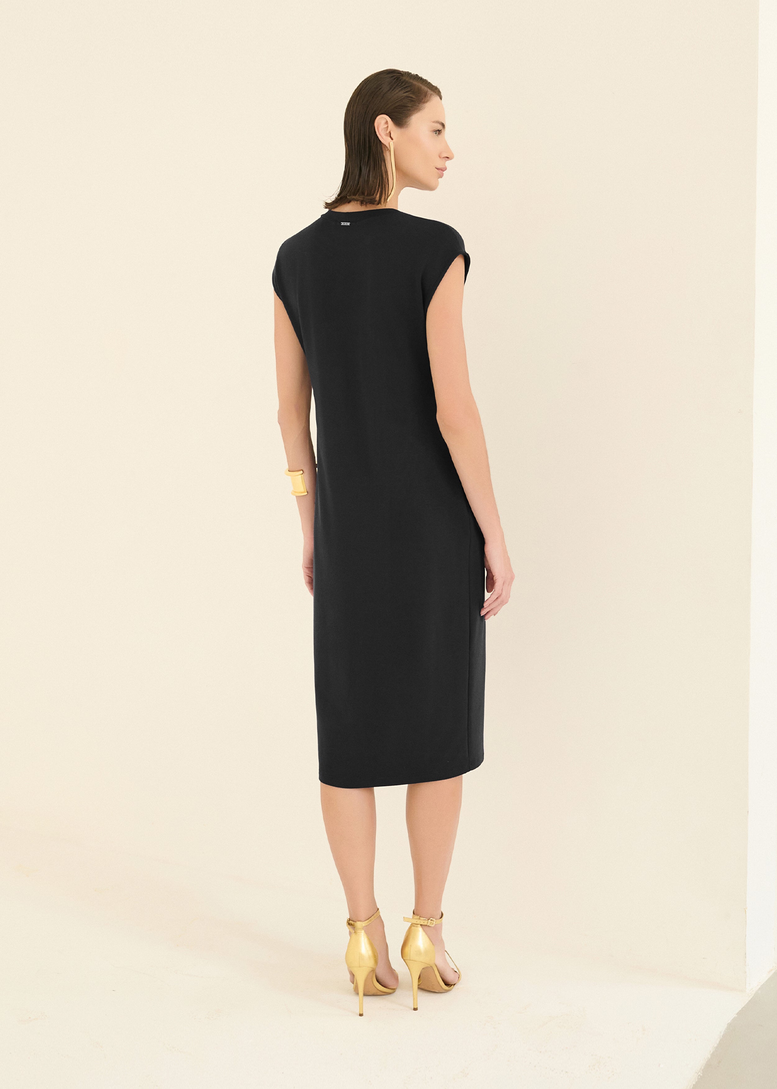 Vestido Midi Sem Mangas Preto