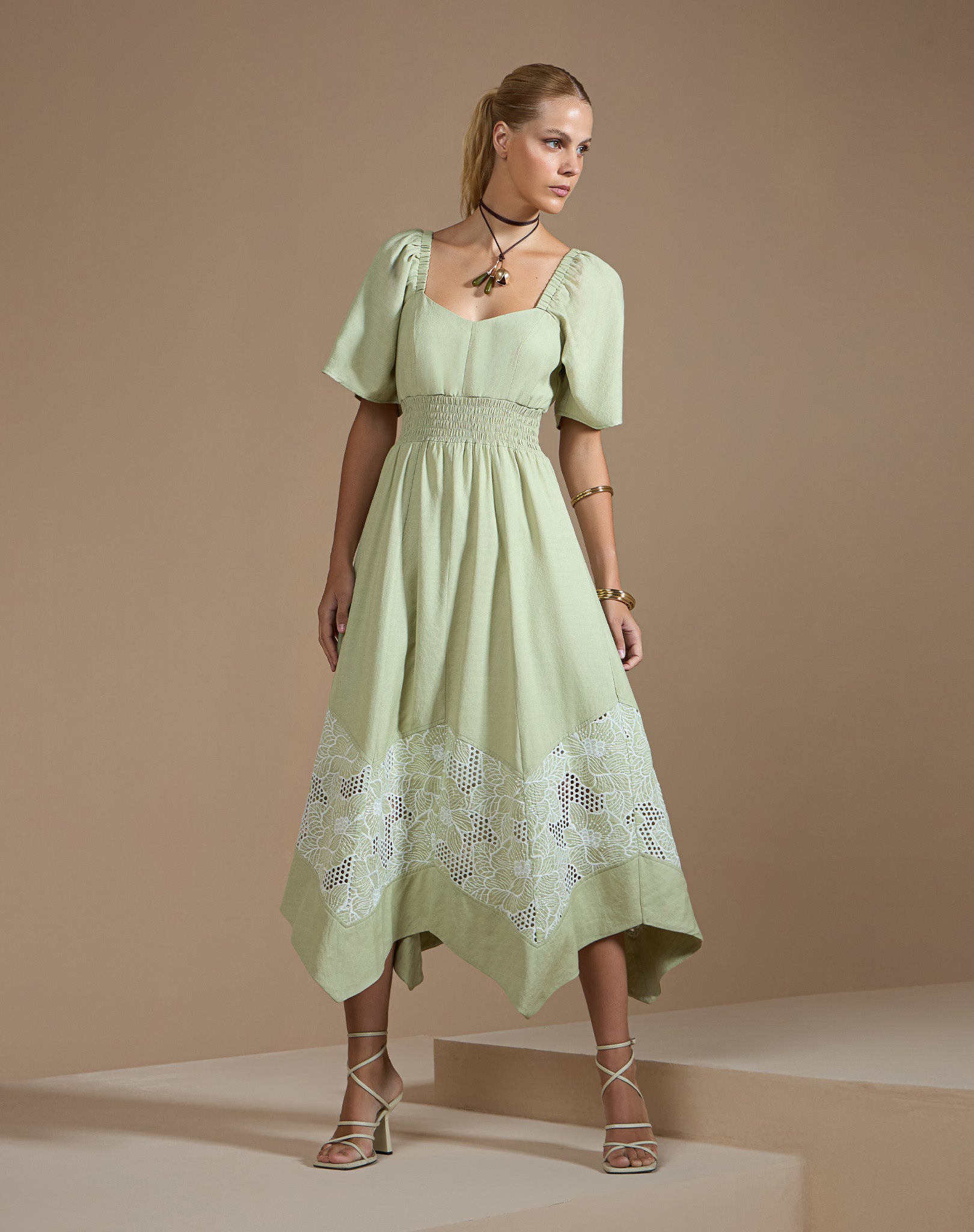 Vestido Midi Boho Chic em Guipir