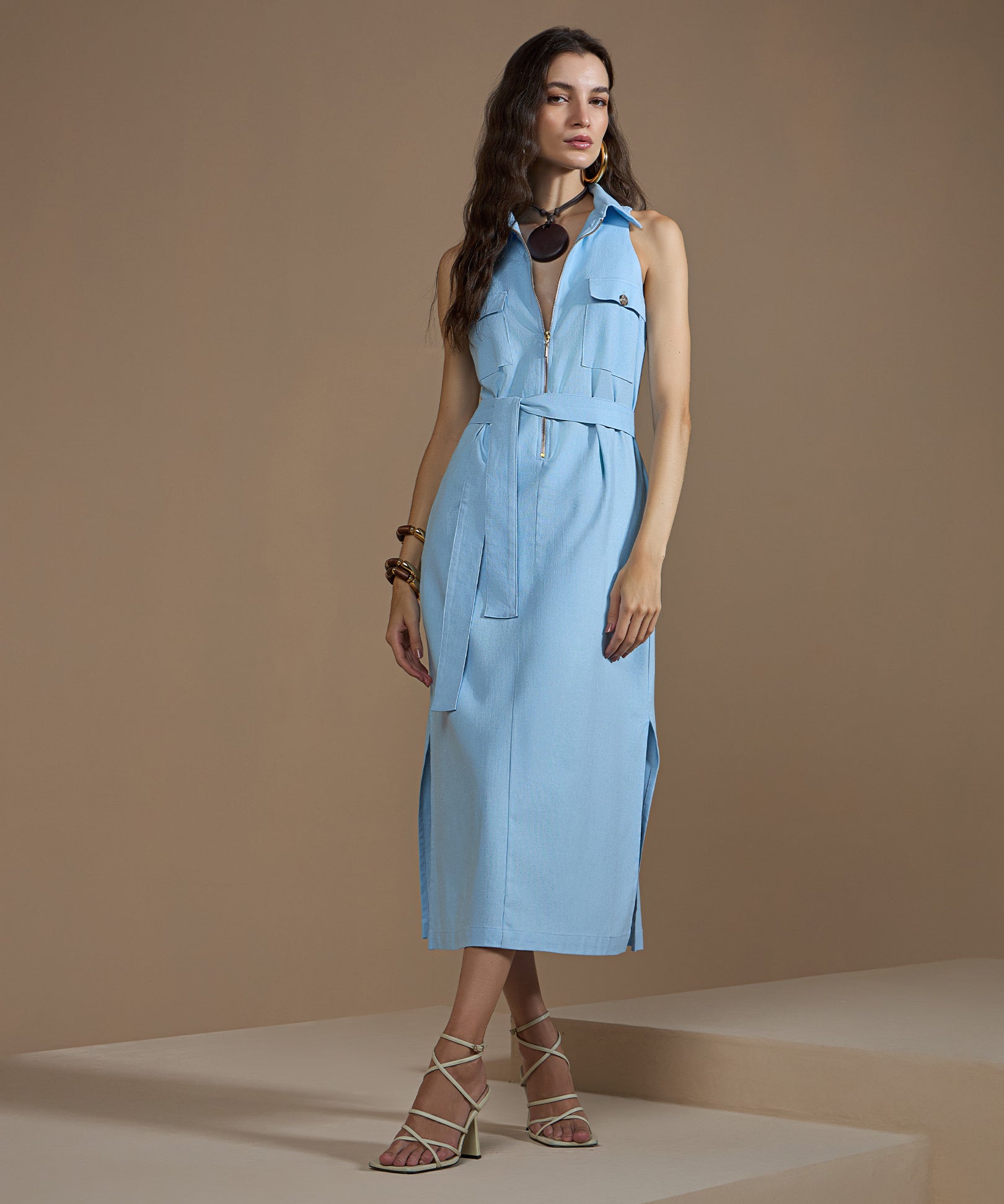 Vestido Midi Utilitário sem Mangas com Gola Polo