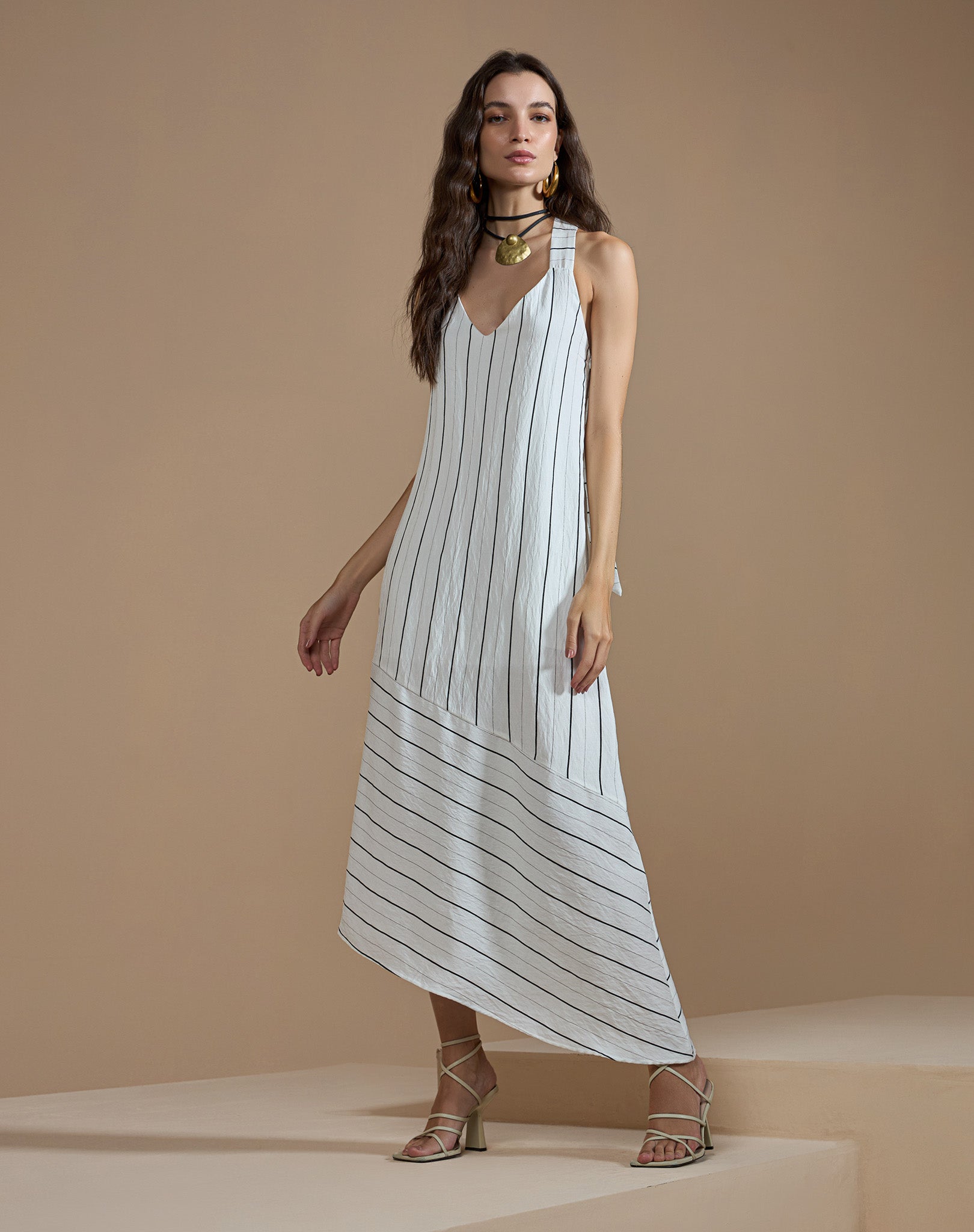 Vestido Maxi Assimétrico Listrado Off-White