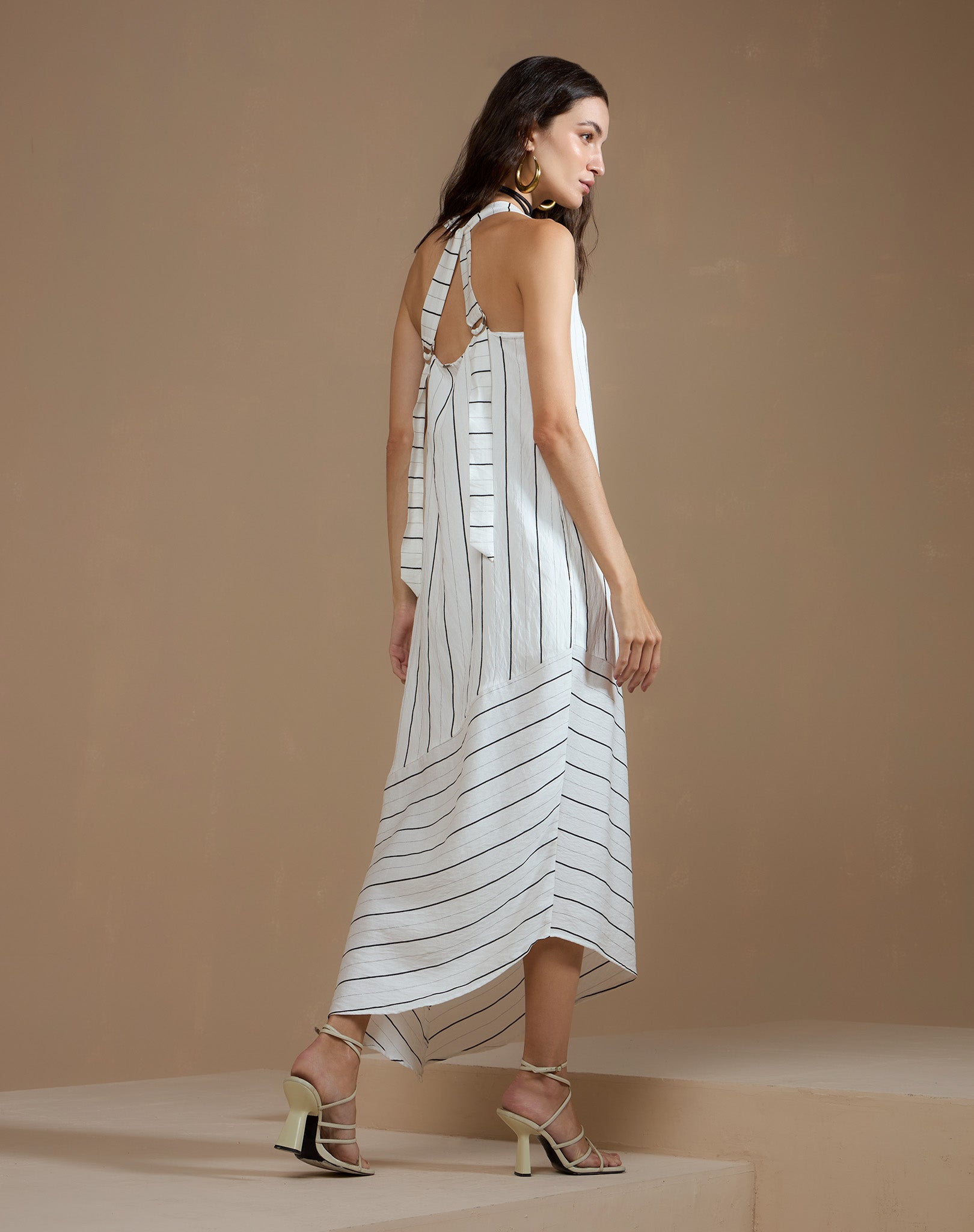 Vestido Maxi Assimétrico Listrado Off-White