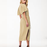 Vestido Midi com Mangas Amplas e Cinto