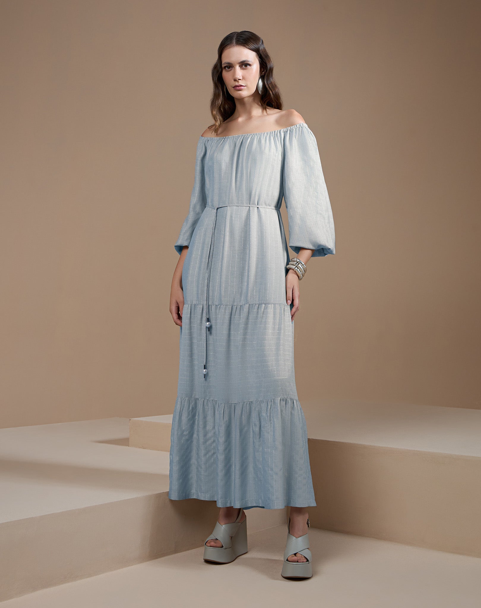 Vestido Ombro a Ombro com Riscas Metalizadas