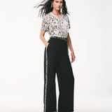 Calça Wide Leg em Alfaiataria com Faixa Lateral