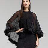 Capa em Tule com Poás e Plumas