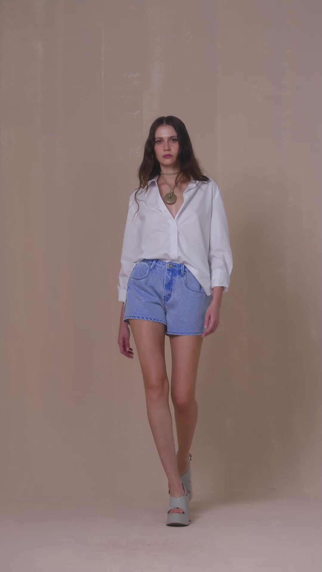 Short em Denim Estonado Diagonal