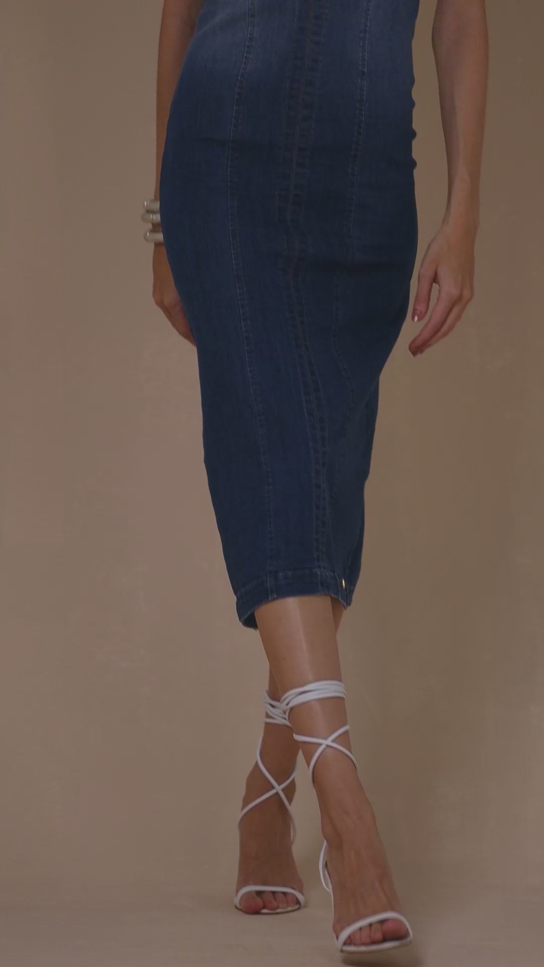 Vestido Midi Jeans Sem Mangas