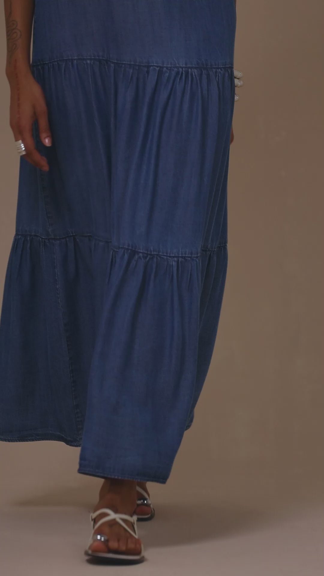 Vestido Jeans Longo com Franzido no Busto